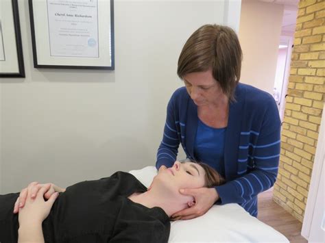 Neck Pain Physiotherapy treatment in London.